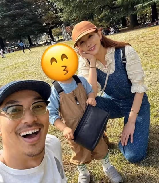 49歲林志玲近照曝光,穿露腰裝秀辣媽身材,狀態滿滿美貌不輸從前