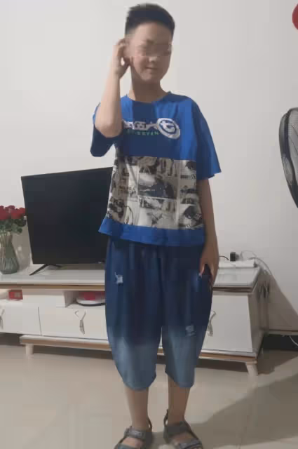 14歲男孩被3名同學殺害,奶奶曬孫子生前的照片緬懷,卻遭遇質疑