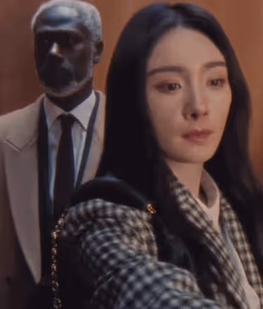 全是虐點!楊冪奢牌廣告遭差評,失去濾鏡狀態尷尬,演技也被嘲