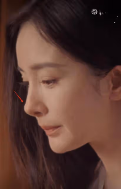 全是虐點!楊冪奢牌廣告遭差評,失去濾鏡狀態尷尬,演技也被嘲
