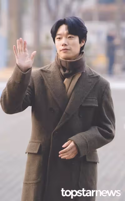 韓國知名男星，過去採訪被扒出，網友感嘆，他和女明星約會有原因