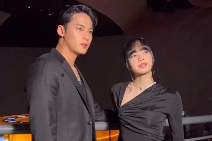 Lisa和男愛豆互動，兩人顯得很般配，網友感嘆，可惜她有傳聞男友