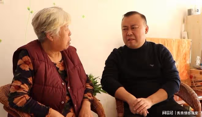 外孫女搶孫子的香腸,我打了外孫女一巴掌,女婿斷了給我的生活費