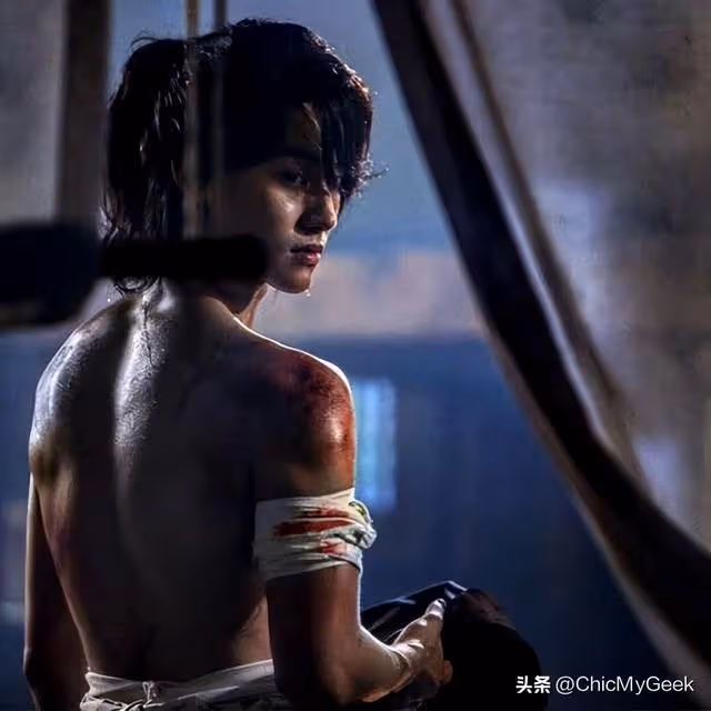 《淚之女王》金智媛傻氣弟弟竟然藏著這麼好的身材!