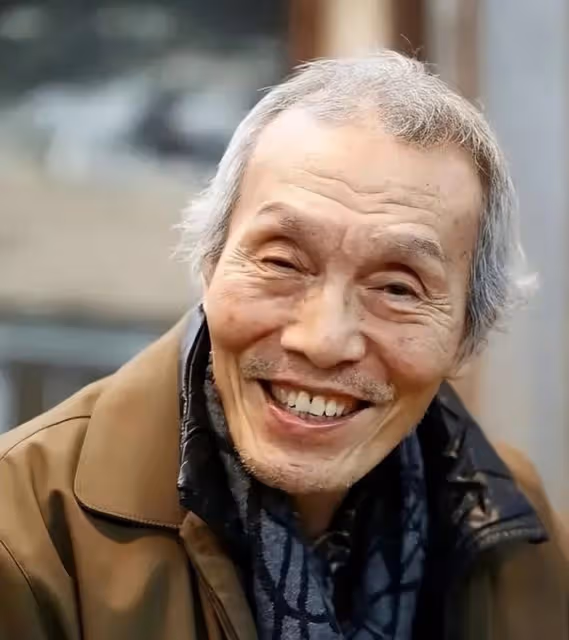《魷魚遊戲》老爺爺性騷擾被判刑！強制猥褻劇團成員，本人仍抗議