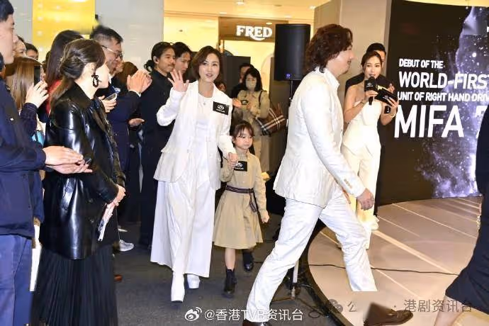 張繼聰首次同老婆囡囡出席公開活動！自發性戒菸賀謝安琪47歲生日