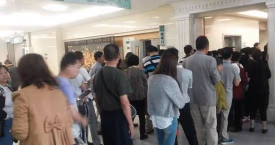 52歲阿姨:過年丈夫不去娘家送禮,不久就後悔莫及,讓我刮目相看