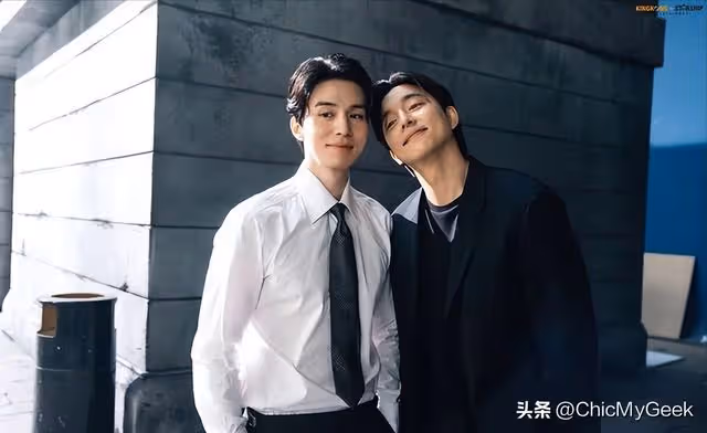 死鬼CP又秀恩愛！李棟旭、孔劉合體拍廣告差點親嘴！