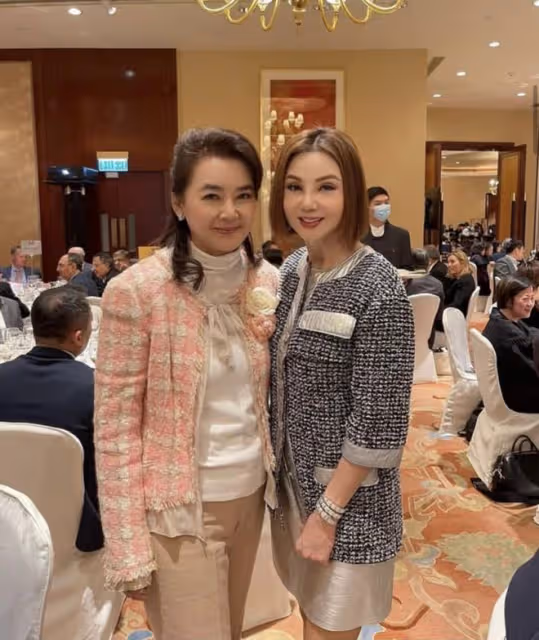 許晴跟胡慧中同框似母女!一個風姿卓越,一個皺紋橫生儼然老奶奶