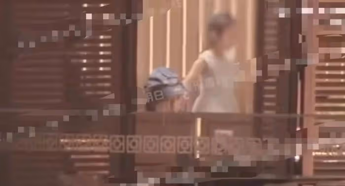 孫怡深陷小三風波,董子健帶女兒聚餐曝光,網友質疑被拉來擋槍