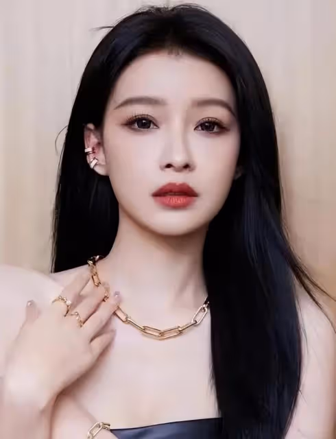孫怡深陷小三風波,董子健帶女兒聚餐曝光,網友質疑被拉來擋槍