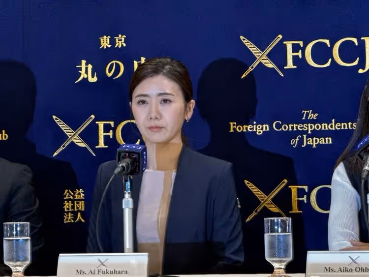 福原愛冷臉快閃國際記者會　晚間微博發聲曝光下一步