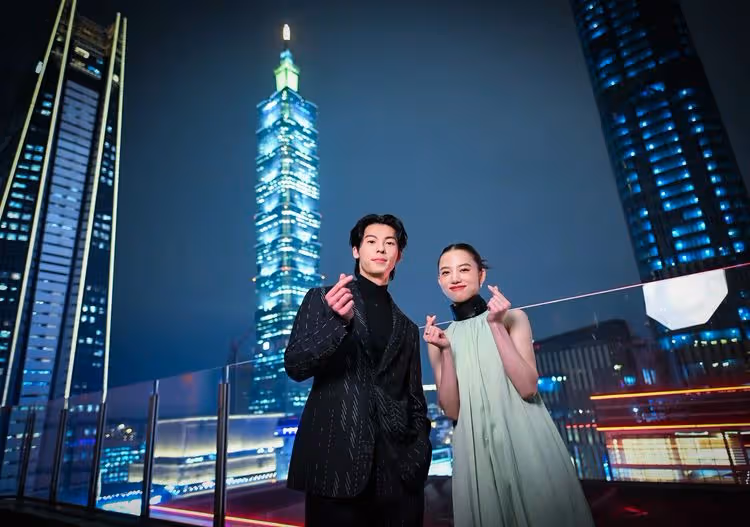 許光漢帶清原果耶101賞夜景　《青春18x2》首日票房770萬奪冠