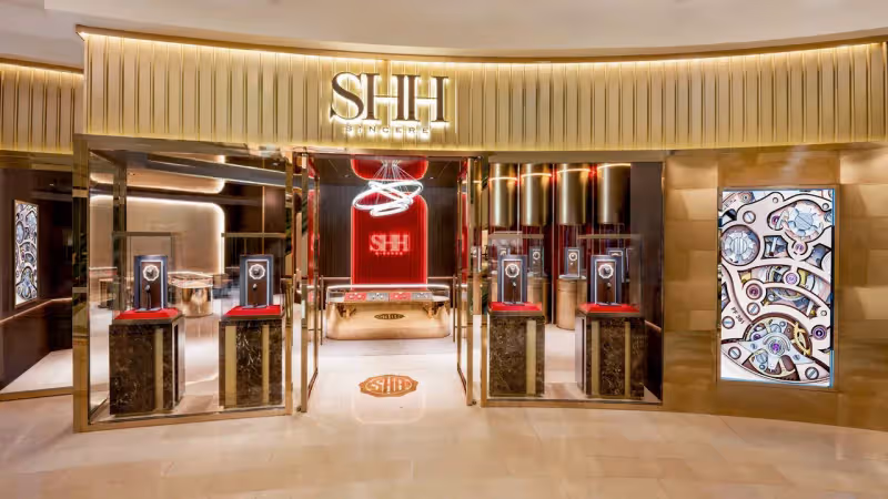 李銘順戴千萬帥錶忐忑挺SHH頂級概念店　笑稱像抱棟房子在走
