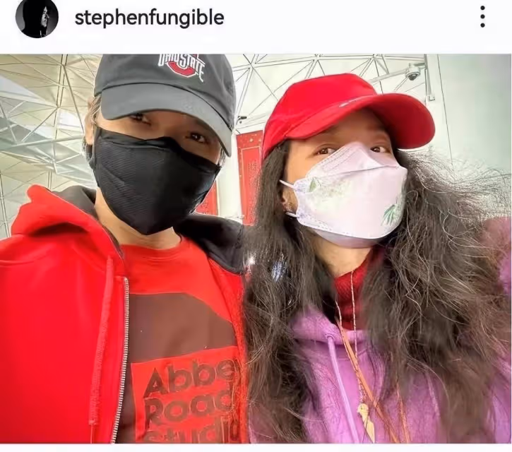 47歲的舒淇「毀容式」照片曝光，滿頭白髮面容蒼老，已經放飛自我