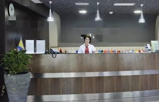 同學借了我6千隻還5千，他開業我又隨禮1千，不久我接到一個電話