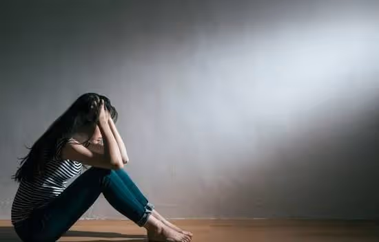 假裝堅強的生肖女，內心積攢太多負面情緒，獨自承擔許多責任