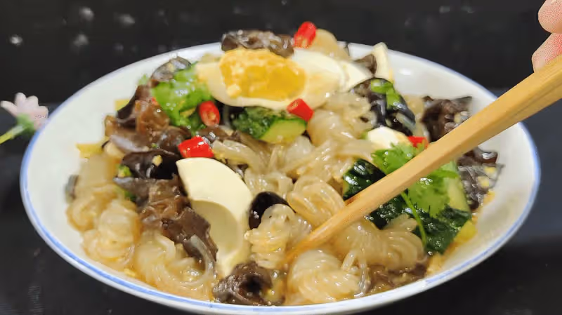 木耳和它天生一對!吃出一份「滑腸好菜」,營養高纖維又飽腹,清涼爽口不怕胖