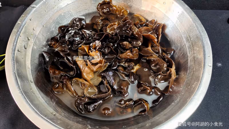 木耳和它天生一對!吃出一份「滑腸好菜」,營養高纖維又飽腹,清涼爽口不怕胖