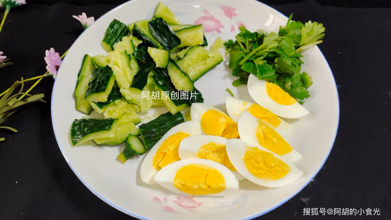 木耳和它天生一對!吃出一份「滑腸好菜」,營養高纖維又飽腹,清涼爽口不怕胖