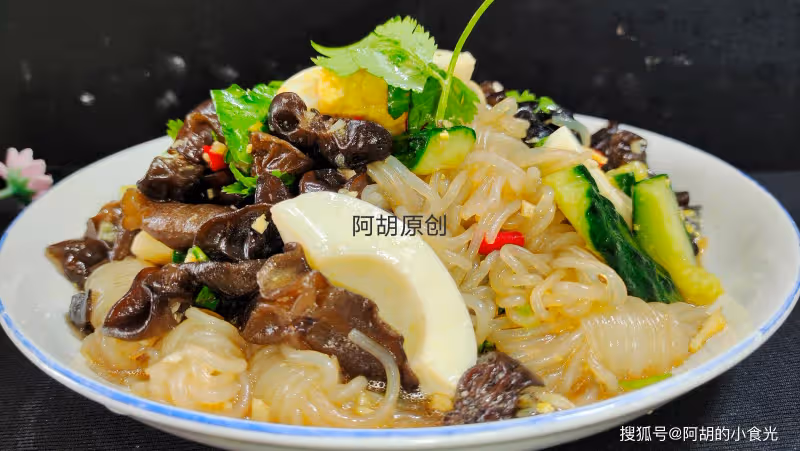 木耳和它天生一對!吃出一份「滑腸好菜」,營養高纖維又飽腹,清涼爽口不怕胖