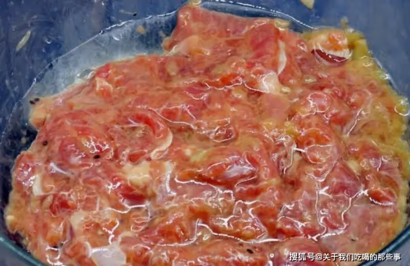 飯店的炒牛肉為啥好吃?大廚教你3個技巧,牛肉滑嫩入味,超下飯