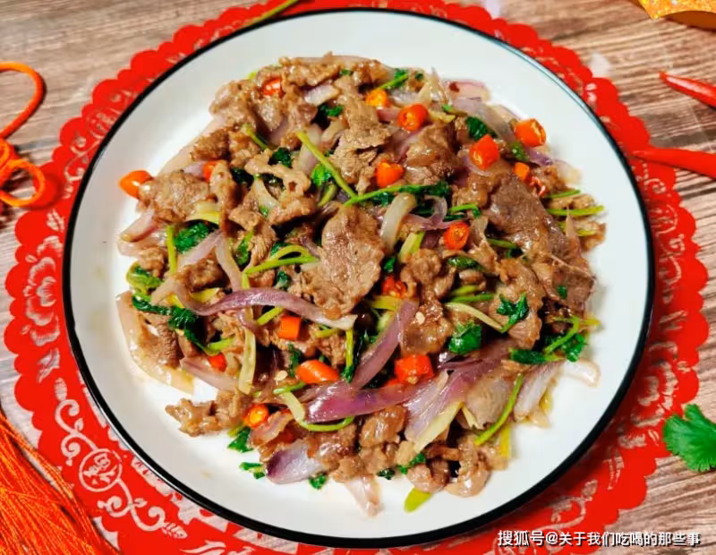 飯店的炒牛肉為啥好吃?大廚教你3個技巧,牛肉滑嫩入味,超下飯