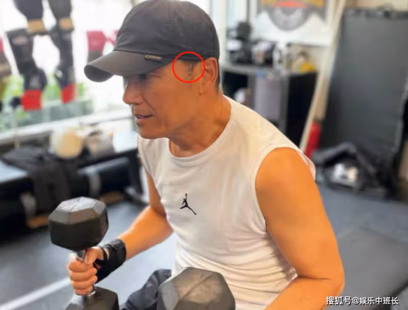 香港男神老了!15位男星白髮照,成龍一夜蒼老,劉德華也逃不過