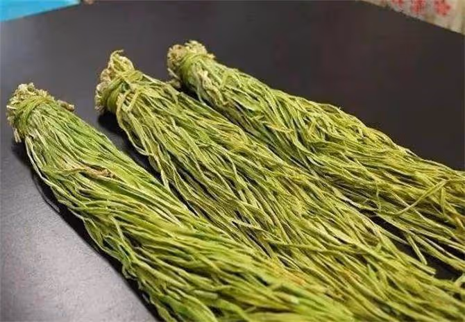 貢菜是不是萵筍曬乾的?貢菜是什麼菜?貢菜和萵筍的區別是什麼?