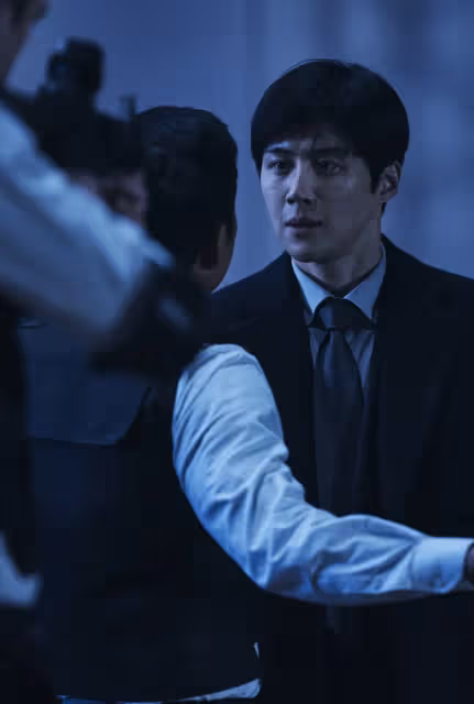 金宣虎被8年好友撲倒襲吻千萬人搶看！《瘋了》幫畫眼線男友力爆表