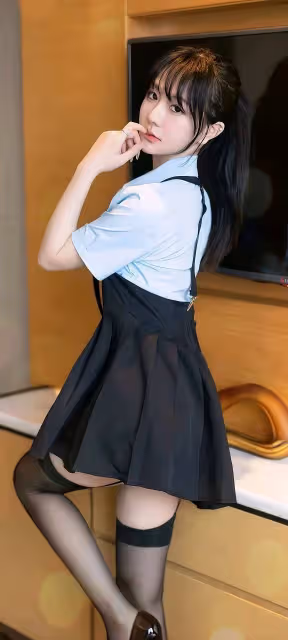 青春如此綻放,穿出少女感,發現百褶裙的無限可能