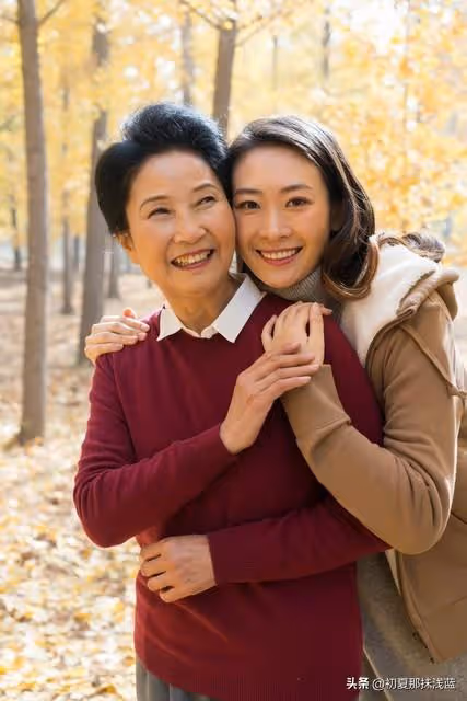房子是我和老公一人出一半買的,平常婆婆也跟我們住一起。最近我媽生病「我接她來住我家」好親自照顧!結果才第3天「我老公就嫌棄我媽有老人味」要她回老家,於...
