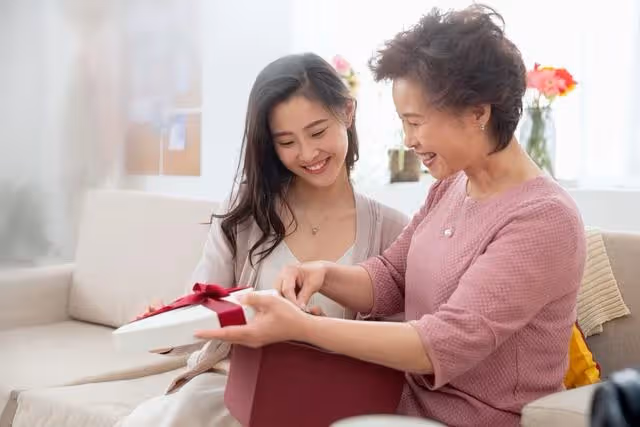 住在兒子家幫忙帶孩16年！孫子一考上大學「媳婦就趕我走」我們5年沒見　孫子要結婚「兒子媳婦卻突然上門了」