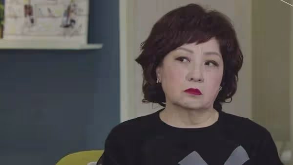 我今年65歲、獨居10多年，一場社區聯誼，認識小10歲的她，攜手再婚，沒想到半月後，我迷糊去了趟廁所…嚇到酒全醒，親手葬送這段黃昏戀！!