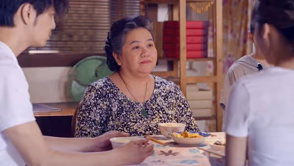 我和老公肯吃苦賺的比較多，大哥大嫂一直很眼紅… 過年我「給姪子姪女一人包6000」大嫂竟嫌少：賺那麼多還那麼小氣！ 我當場就回嘴「隔天婆婆開口了」…