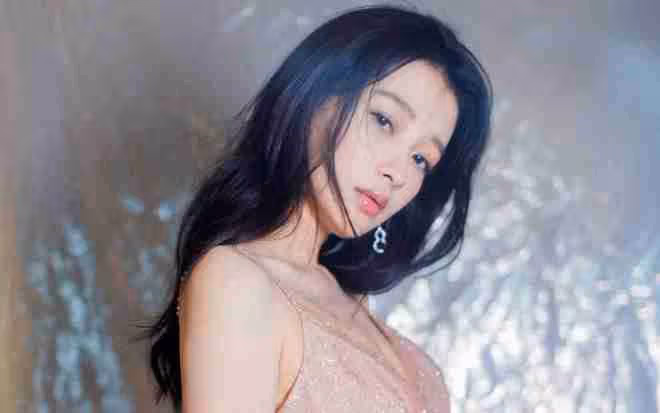 孫怡滕光正戀情再添實錘！IP位址相同，被網友在冰島偶遇