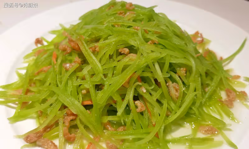 買萵筍,挑「根大」還是「根小」?老菜農:買錯了,難吃還浪費錢