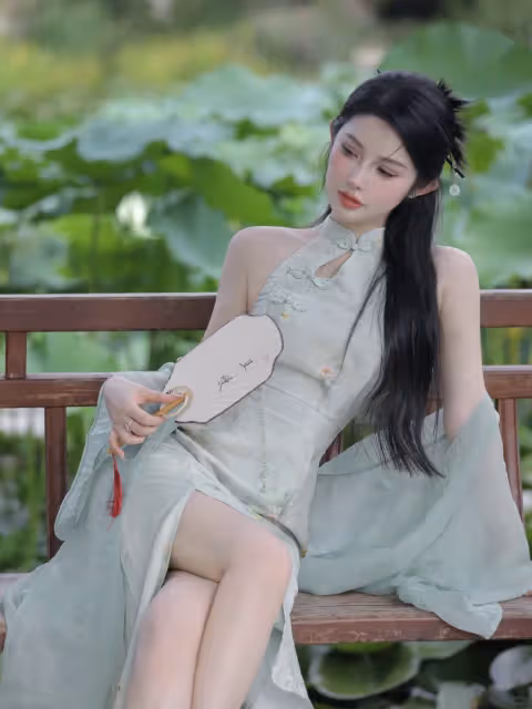 御姐穿搭NO.10丨"揭秘!長腿御姐的秘密武器:新中式旗袍,你敢嘗試嗎?