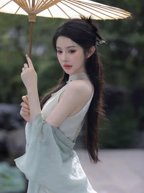 御姐穿搭NO.10丨"揭秘!長腿御姐的秘密武器:新中式旗袍,你敢嘗試嗎?