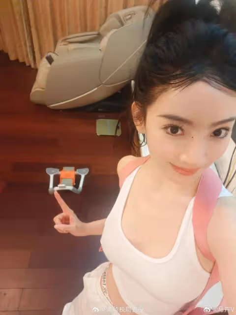 太辣眼!女主播馬卉回應不雅照!但她膚白貌美身材火辣