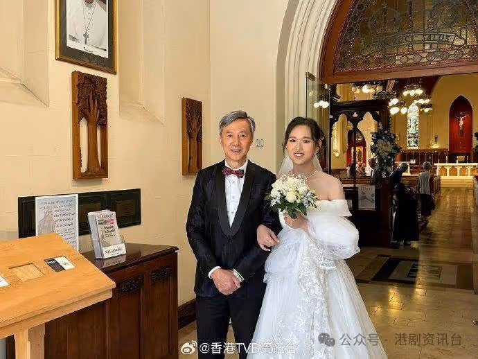 恭喜恭喜!TVB金牌老戲骨嫁女,餅印女兒移居紐西蘭任護士