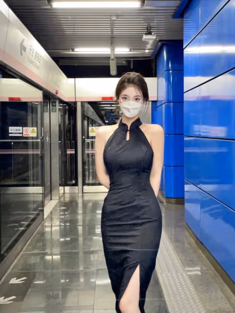 御姐穿搭NO.11丨旗袍之美,地鐵一角的風情!你們看看我這身打扮如何?