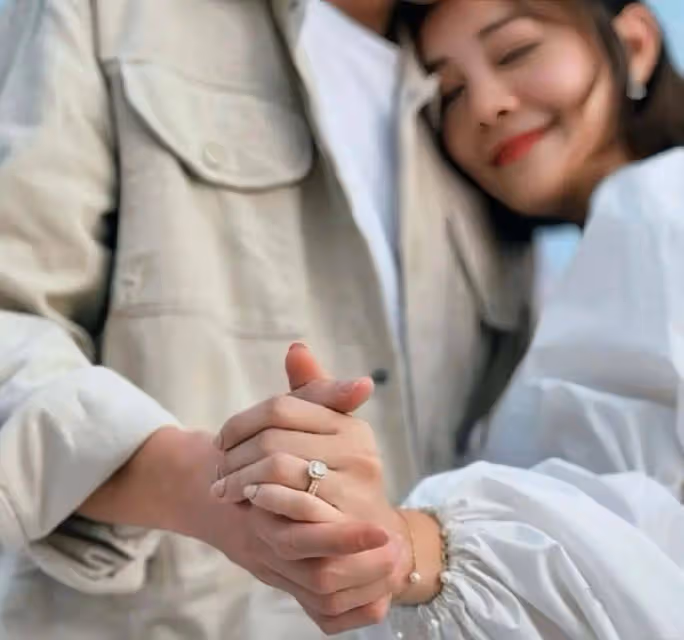 恭喜！35歲TVB前人氣女星未公布戀情突然宣布結婚，因著裝暴露熱議不斷