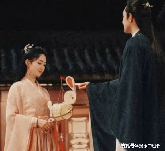 《與鳳行》爆款來襲！林更新一人飾兩角，哪個才是你的最愛？