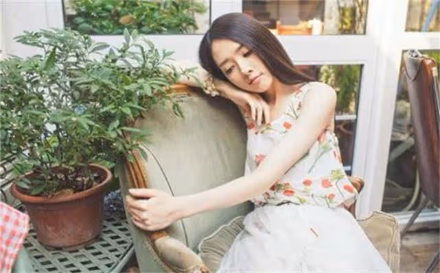 「你年薪50萬，卻不願給10萬彩禮」鳳凰男的自私，讓女子婚前止損