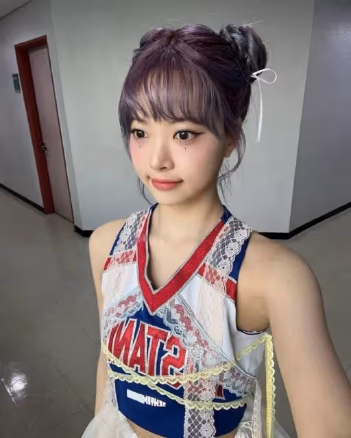 17歲韓國女星，「嘲笑」同齡人，韓網友認為，她居高臨下很不禮貌