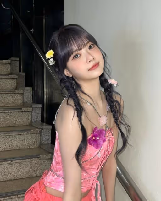 17歲韓國女星，「嘲笑」同齡人，韓網友認為，她居高臨下很不禮貌