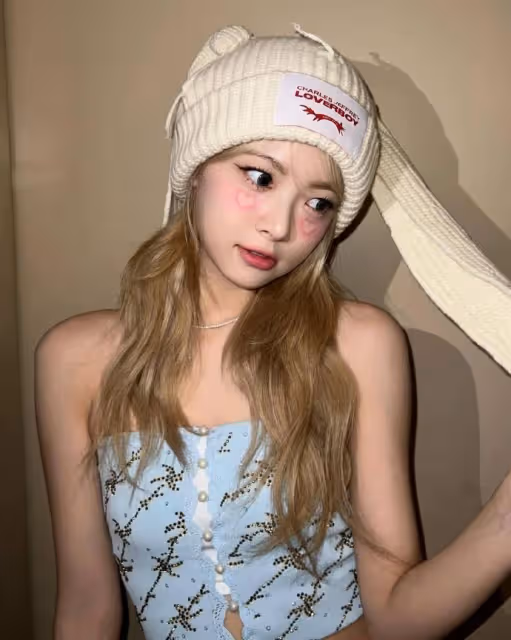 17歲韓國女星，「嘲笑」同齡人，韓網友認為，她居高臨下很不禮貌