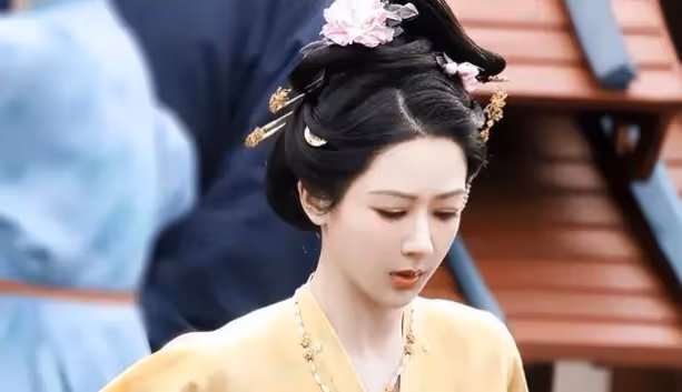 藏海傳來了!49歲鍾漢良給32歲肖戰演「爹」,這讓扮嫩演員還咋玩