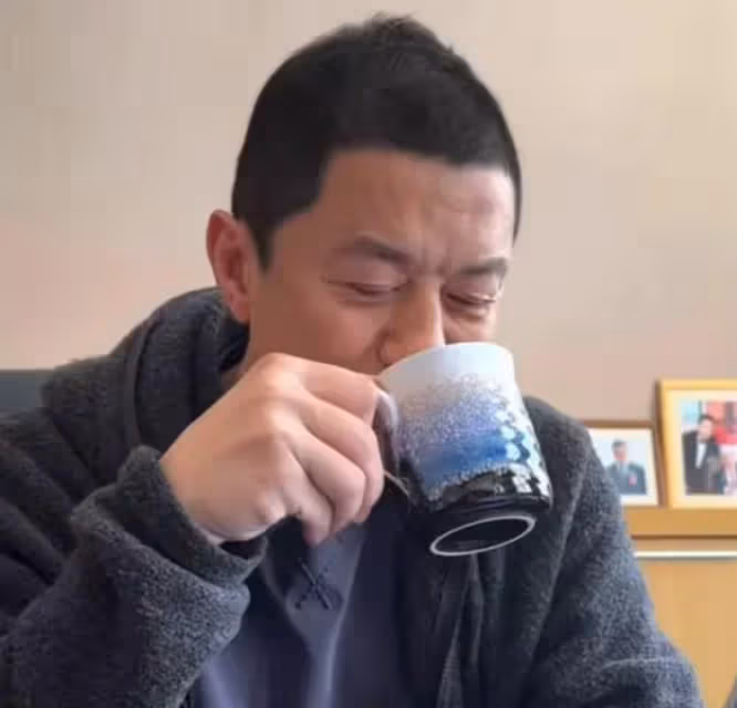 亞鵬負債纍纍卻活得像土豪?視頻中的細節讓人咋舌!
